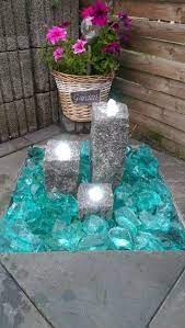 Dabei werden die glassteine mit led's zum leuchten gebracht. Glassteine Ziersteine Gabionensteine 2 Kilo 60 120 Mm Br X2f Br X2f Attraktive S Wasserelemente Im Freien Garten Landschaftsdesign Aussenbrunnen