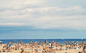 Un appartement de vacances à séville pour vivre à l'heure locale choisissez une location de vacances dans la 4ème ville du pays pour en découvrir tous les secrets ! 10 Mots Pour Aller A La Plage En Espagne Lepetitjournal Com