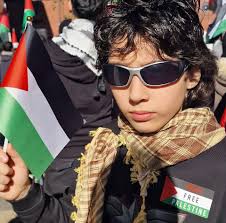 د افغانستان او پاکستان خراب تعلقات پښتنو ته زیان رسوي د قامي وطن پارټۍ مشر  آفتاب احمدخان شېرپاو وايي چې د افغانستان او پاکستان ترمنځ د تعلقات خرابېدلو  ټول زيان پښتنو ته