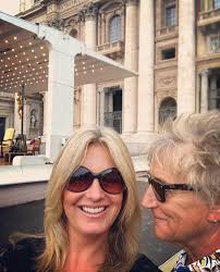 A Massive Happy 80th Birthday To This Legend Sir Rod Stewart. All The Best  🥂🥂🥂🥂🥂🥂