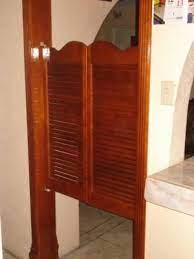 Puertas Tipo Cantina Closets Cocinas Y Proyectos De Chihuahua Puertas De Cocina Madera Puertas De Cocina Cortinas De Madera