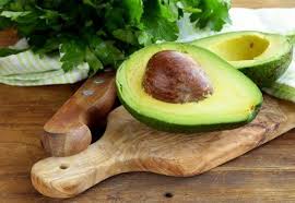 5 Recettes D Apres Shampoing Maison Ne Gaspillez Plus D Argent Recette Avocat Avocat Farci Alimentation