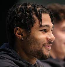 serge gnabry looks estilosos looks jogadores de futebol