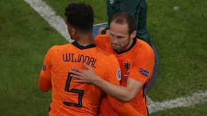 The dutch defender played alongside eriksen for several years at ajax (pictures: Zmrdzc8a Xyigm