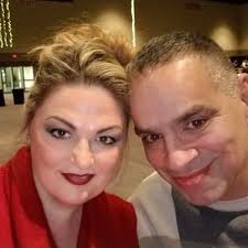 Julie DeSantis (@98fb314e335d462)