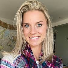 Holly Kasper's Instagram, Twitter & Facebook