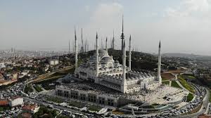 Mısıroğlu bir süredir rahatsızlığı nedeniyle tedavi gördüğü acıbadem altunizade hastanesi'nde 5 mayıs 2019'da 86 yaşında öldü. Tarihci Kadir Misiroglu Son Yolculuguna Ugurlandi