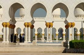 Clyde,.from an old ray stevens number. Memorable Mosque And A Camel Named Clyde In Abu Dhabi Uae World Sail Away