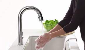 And the 10 best touchless kitchen faucet reviews that i've discussed below are excellent starting points. Best Touchless Motion Sensor Powered Pull Down Kitchen Faucets Super Kitchen Com