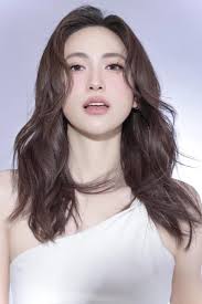 Ai sẽ 'soán ngôi' Tăng Thanh Hà?