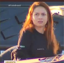 Lázaro reagiu matando o marido e os filhos de cleonice e fugiu com ela em cerca de 10 minutos. Tbi8nkjyl0folm