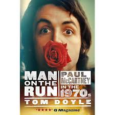 The Glamour Chase: The Maverick Life of Billy MacKenzie eBook : Doyle, Tom,  Björk: Amazon.co.uk: Books