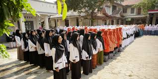 Rinciannya, ada rp 116,9 triliun kur mikro yang disalurkan bri kepada 4,35 juta debitur hingga 28 desember 2020. Indonesia S Government Partners With Bri Syariah To Build Islamic Economy Ecosystem Around Religious Schools Salaam Gateway Global Islamic Economy Gateway