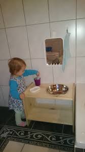 Montessori Vorbereitete Umgebung Badezimmer Waschtisch Planet Nossy Kinderzimmer Mobel Waschtisch Spielzeugaufbewahrung