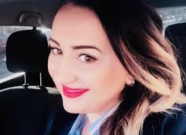 Destinul cumplit al Andreei, nepoata lui Mircea Sandu. Doi logodnici i-au  murit, iar soţul a trădat-o după 7 ani de căsnicie