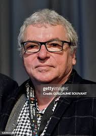 Daniel Colling's Instagram, Twitter & Facebook