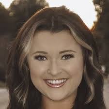 Amanda Simmons's Instagram, Twitter & Facebook