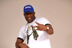 Mr ernest asuzu, an individual osodieme didn't know from anywhere, hasn't had any contact with yesterday evening at the governor's lodge amawbia, mr ernest asuzu and his lovely wife mrs. Governor Obiano S Wife Rescue And Visit Ernest Asuzu After He Was Seen Begging Photos Naijaloaded