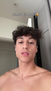 Primeiro Beijo De 2025 Hariel