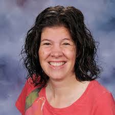 Kelly Ewald's Instagram, Twitter & Facebook