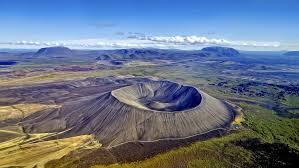 There are three types of volcanoes/volcanos (spelling depends upon whether you are using an english or american dictionary): What Is The Difference Between Active And Dormant Volcanoes
