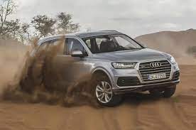 Audi Q7 In Desert Http Www Suvdrive Com Comparison Volkswagen Atlas R Line 2018 Vs Audi Q7 Premium 2017 Volkswagen Audi Q7 Audi
