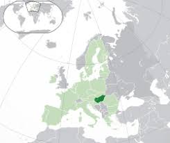 Está situado en la llanura panónica y tiene fronteras con eslovaquia por el norte, con ucrania y rumanía por el este, con serbia y croacia por el sur, con eslovenia por el suroeste y con austria por el oeste. Hungary Wikipedia