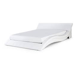 Apex est doté d'un revêtement en simili cuir blanc de haute qualité, qui s'associe parfaitement à tous types d'intérieurs. Lit Design En Cuir Lit Double 180x200 Cm Blanc Sommier Inclus Picouly