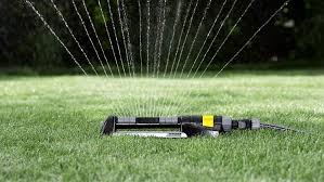 What is the best time of day to water your lawn? Best Garden Sprinkler 2021 Water Your Home Turf Without Hassles With The Best Lawn Sprinklers T3