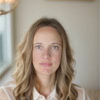 Laura Schier's Instagram, Twitter & Facebook