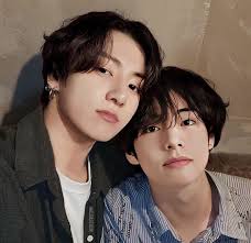 Entdecke rezepte, einrichtungsideen, stilinterpretationen und andere ideen zum ausprobieren. Dipuji Tampan Jungkook Begini Reaksi V Bts Yang Salah Tingkah Dan Sembunyi Malu Di Vlive Portal Jember