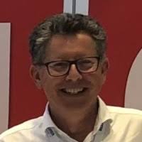 100+ perfiles de «Strauch»