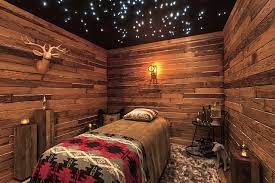 Destination Spas To Jump Start Your Year Spa Massage Room Spa Treatment Room Massage Therapy Rooms