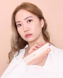 NewJeans Hanni's choice is OLENS Misty Gold Mint 🍁🍁🍁  https://shope.ee/3AhOhgDnnA These lenses are perfect when you want a  natural brown tone but a very dense unicolor print. Unlike most other Olens  lenses