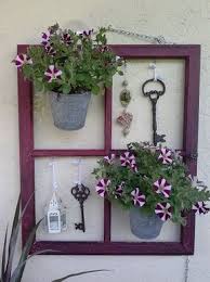 Decorer Avec Une Vieille Fenetre Voici 15 Idees Pour Vous Inspirer Alte Fenster Dekorieren Alte Fenster Fenster Dekorieren