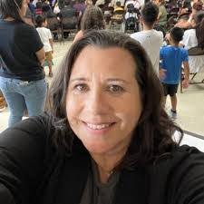 Peggy Dillon's Instagram, Twitter & Facebook