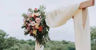 Yang aku minta harus ada adalah backdrop kayu dekorasi lamaran sederhana buatan sendiri wedding ceremony marketplace. Cara Membuat Backdrop Lamaran Sendiri Hanya Di Bawah 500 Ribu Glitzmedia Co