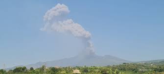 Eruzione vulcano nyiragongo, oltre 170 bambini dispersi: Fx4s2pyhzyxjom