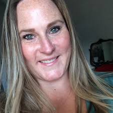 Jenna says she is concerned that her sister Alexx dates and sends money to  prisoners. Alexx says they need her help. Suzie married an inmate serving  43 years, and though he claims