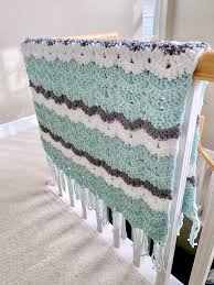 The best part is, that this blankie is really super simple, because it uses just double crochet. Easy Weekend Chevron Crochet Blanket Pattern Double Crochet