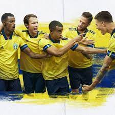 Du kan även hitta det du letar efter i vår innehållsförteckning över branscher i sverige, som fungerar likt en. Har Ar Sveriges Nya Landslagstroja Till Em 2020 Med En Intressant Detalj For Alla Fansen