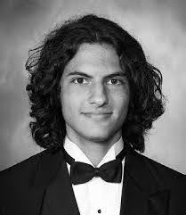 Courtney Menard's Instagram, Twitter & Facebook