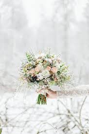 Winter Bridal Inspiration Shoot Wild At Heart Blumenstrauss Hochzeit Winterhochzeit Farben Winter Hochzeit Blumen