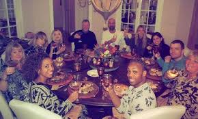 7 de janeiro de 2013. Taylor Swift Celebrates Thanksgiving With Family And Friends