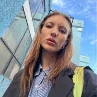 Betsy Hartsock's Instagram, Twitter & Facebook