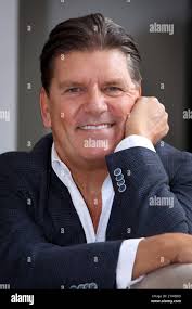 Frank gray hi-res stock photography and images