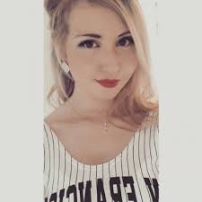 Amy Fitzsimons (@AmyFitz915)