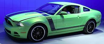 gotta have it green boss 302 mustang spied at detroit auto show gotta have it green boss 302 mustang