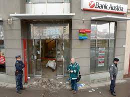 This is the bankseurope.com page with a list of bank austria wien branches with addresses, phone/fax numbers, banking hours and services (available for some locations). Bankraub In Wien Meidling Zwei Personen Angeschossen Vienna Online