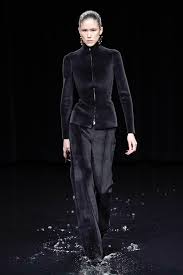 Scarica questo film in full hd. Balenciaga Autunno Inverno 2020 La Sfilata Amica